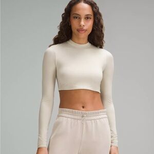Lululemon NWT Nulu Mock Neck Super Cropped M